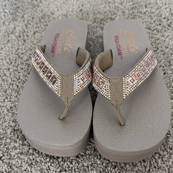 Skechers Women's Beige Sandals with Sparkling Accents - Picture 2 of 6